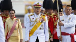 الملك التايلاندي يبدأ التتويج لمدة ثلاثة أيام